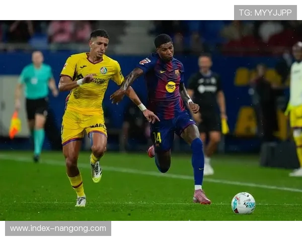 诺坎普球场承办巴萨欧冠关键战，场地变更引关注